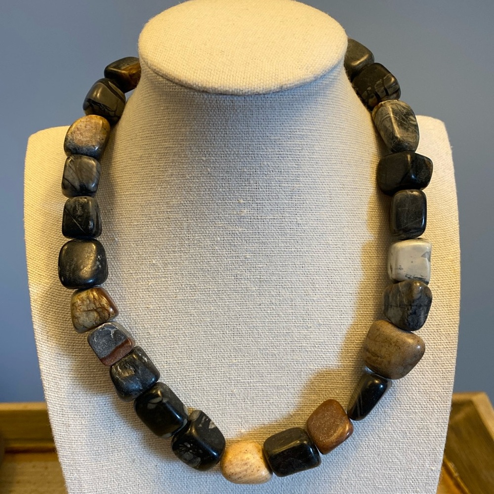 Natural Polished Stone Bead Necklace (b)